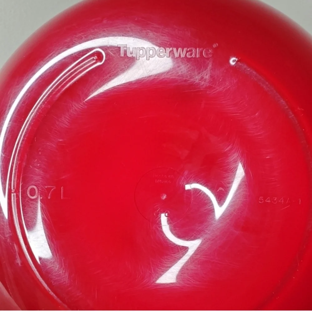 Vintage Red Tupperware 0.7L Microwave Steam Vent Bowl Round